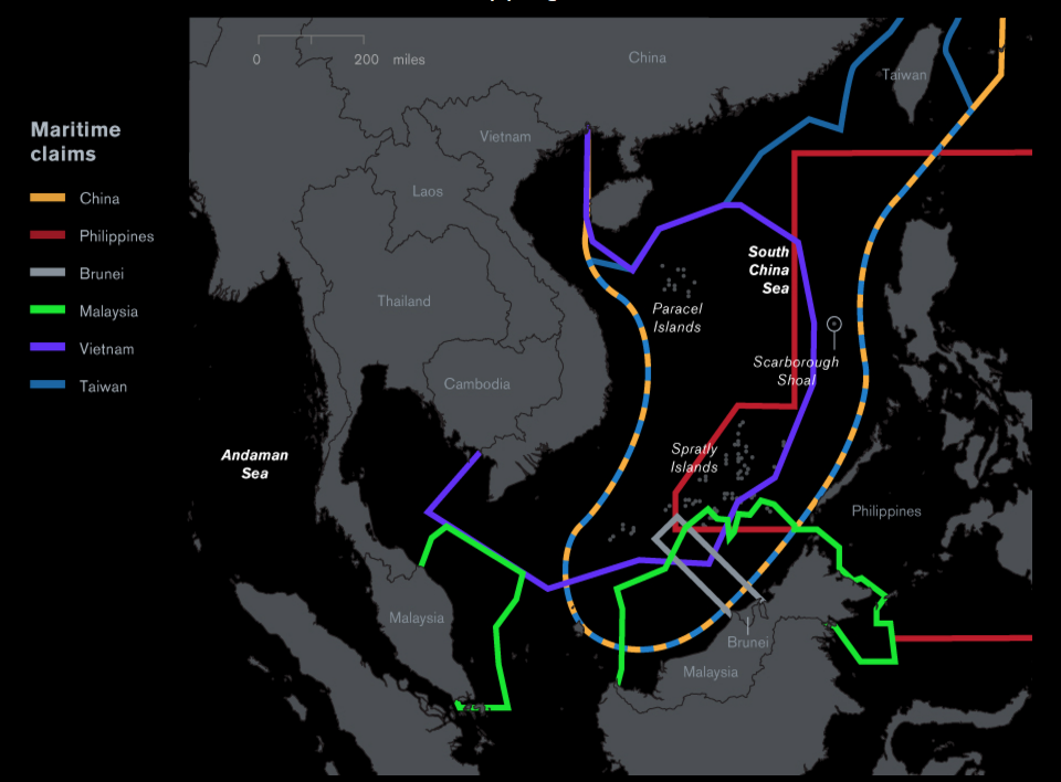 Tratti di mare rivendicati dai Paesi rivieraschi nel Mar Cinese Meridionale / Source: U.S. Energy Information Administration, Council on Foreign Relations, Southeast Asian Fisheries Development Center - GRAPHIC: DAVE MERRILL / BLOOMBERG VISUAL DATA