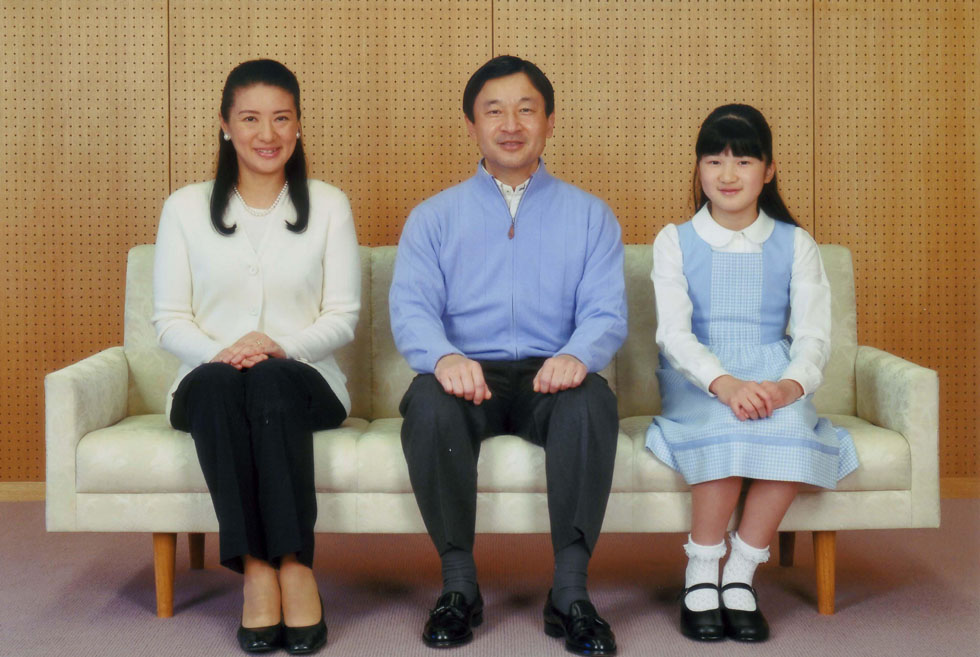 Il principe ereditario Naruhito, con la principessa Masako e la figlia Aiko / credits AP Photo