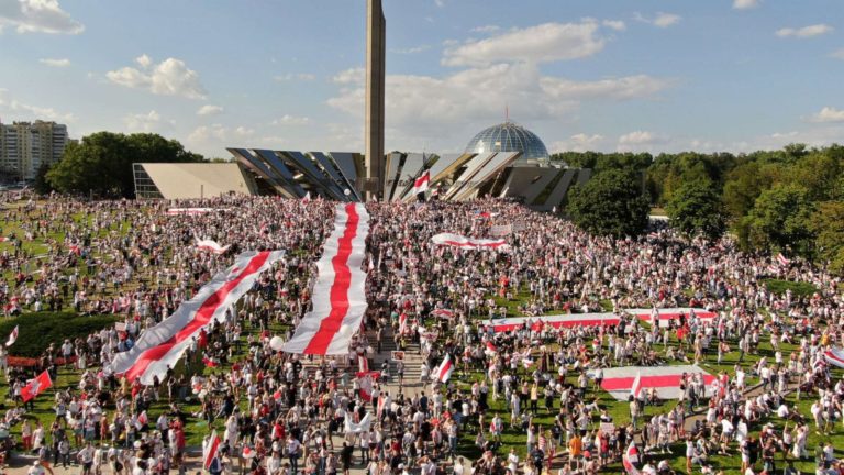 Continuano le proteste contro il sempre più isolato Lukašenko