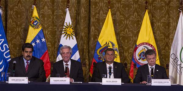Nicolás Maduro, presidente del Venezuela; Tabaré Vázquez, presidente dell'Uruguay; Rafael Correa, presidente dell'Ecuador; Juan Manuel Santos, presidente della Colombia / credits: EFE