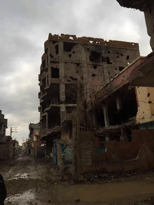 Scorcio di quel che rimane della città di Cizre, nel sud-est della Turchia, in pieno Kurdistan / credits: Cihan Olmez - France24