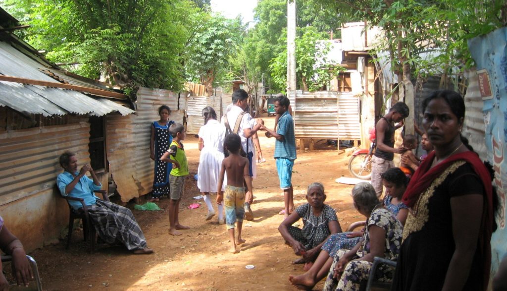 Un villaggio di rifugiati cingalesi nel Tamil Nadu. Alcuni di loro occupano il territorio da 3 generazioni. Credits: Asia News