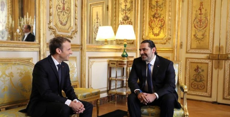Il presidente francese Emmanuel Macron incontra Saad Hariri all'Eliseo, 18/11/2017. Credits to: AFP.