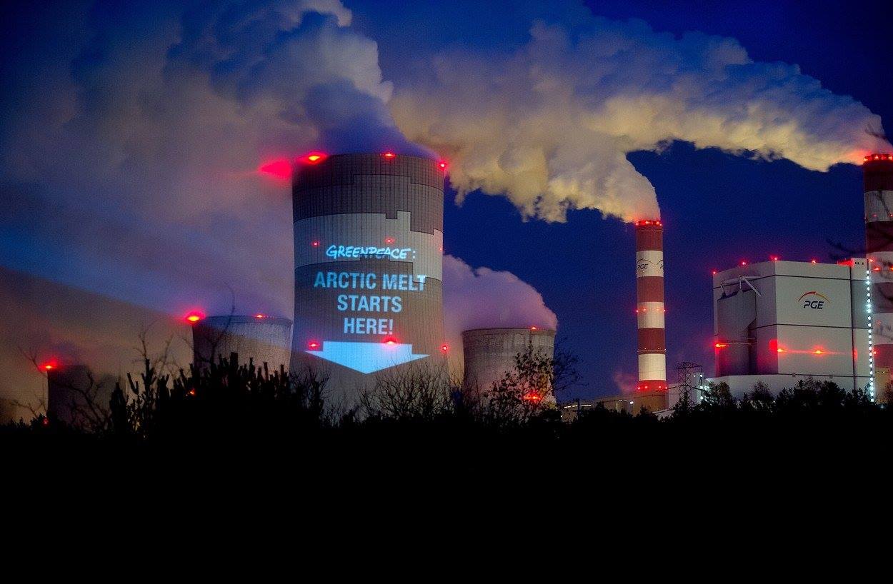 Photo: Polish coal-fire power plant targetted by Greenpeace. Copyright profimedia.cz